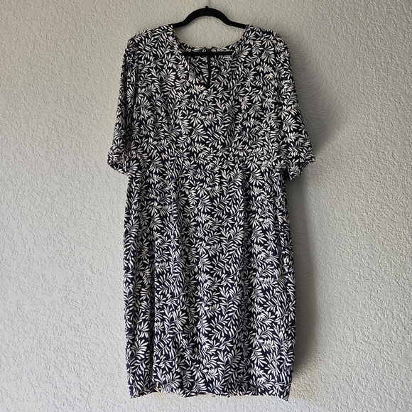 Boden 12R Ines Dress Navy blue and White Leaf Print Mini Dress - Picture 1 of 7